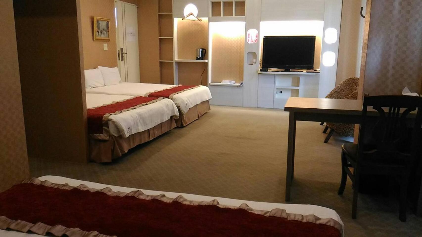 Empire Pacific Castle Hotel Yangmei Room photo