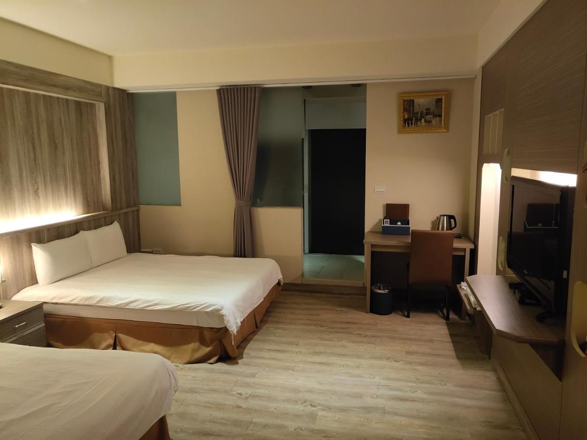 Empire Pacific Castle Hotel Yangmei Exterior photo